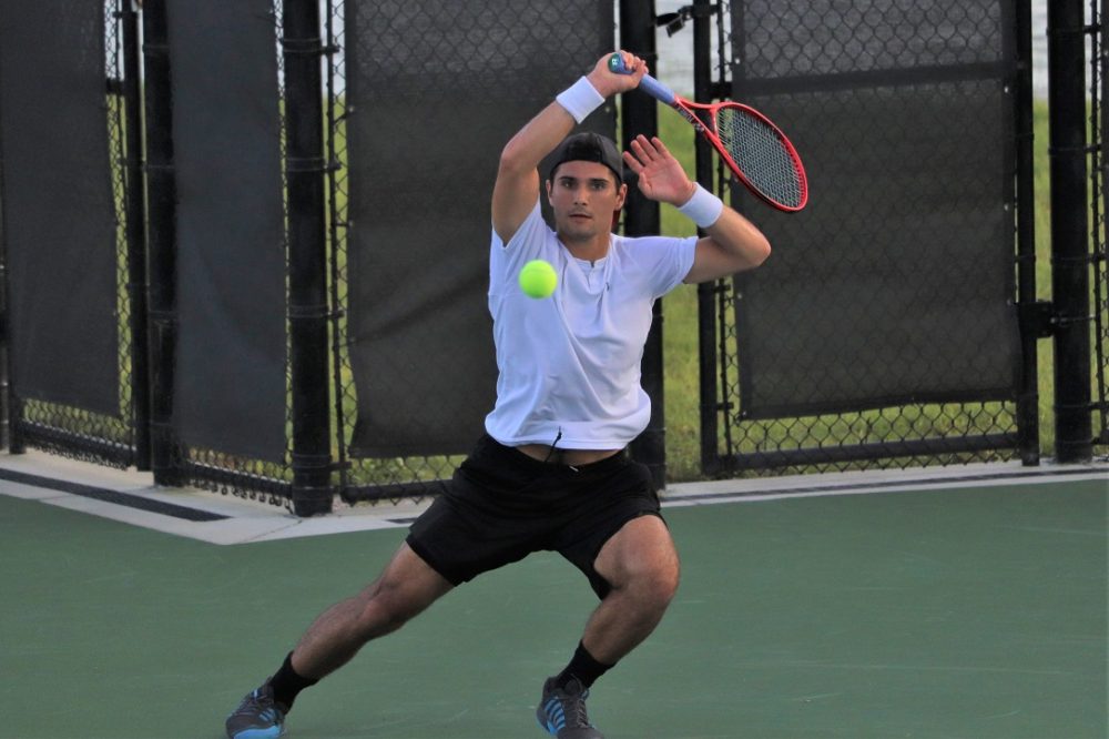 Giron, Holt Capture Pro Singles Titles